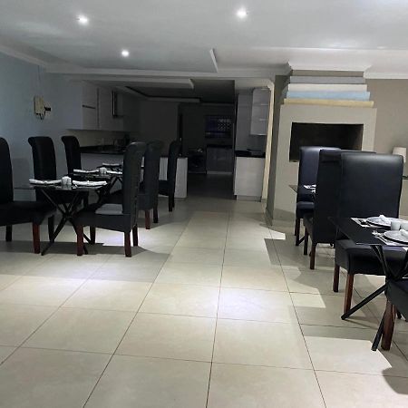 Esther Palace Thohoyandou Eksteriør billede