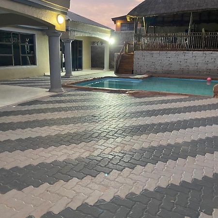 Esther Palace Thohoyandou Eksteriør billede